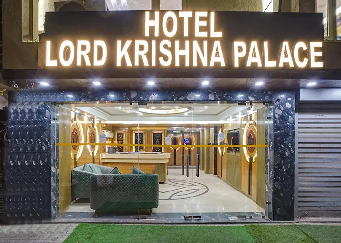 Just Renovated - Hotel Krishna Palace With Parking & 2 Mins Walk From Metro