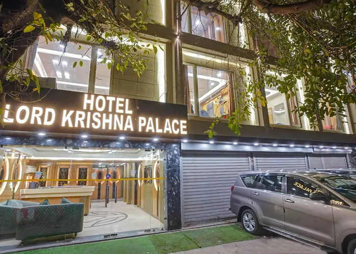 Just Renovated - Hotel Krishna Palace With Parking & 2 Mins Walk From Metro