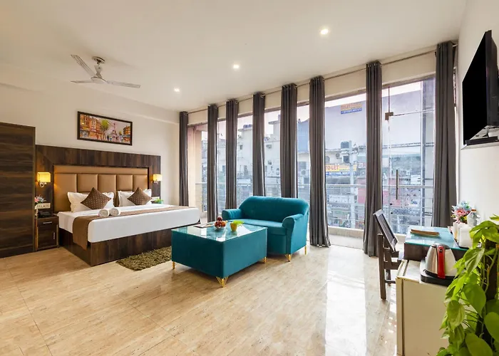 Hotel Kiara Residency - Opposite Delhi Airport Indira Gandhi Internation Airport
